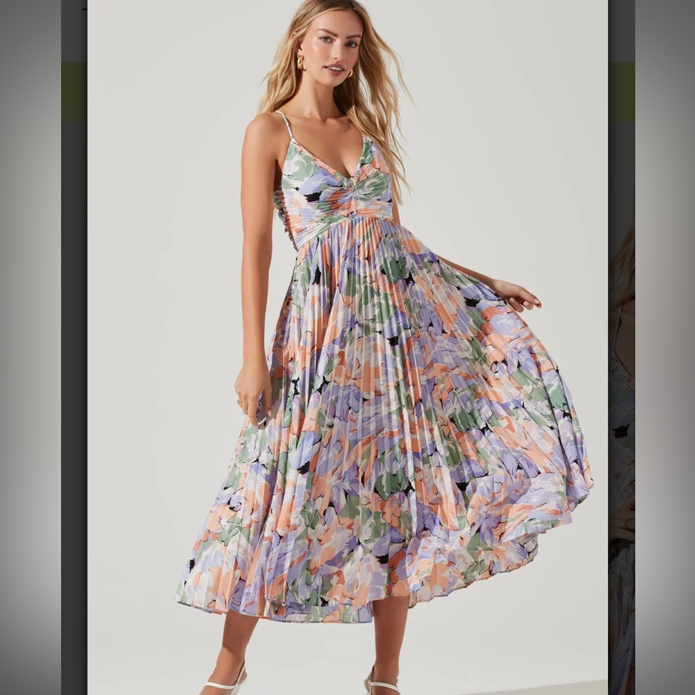 ASTR Floral Pleated Midi Dress in Lavender, Peach & Green